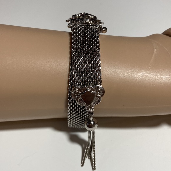 PAMAR VINTAGE SILVERTONE TASSEL MESH BRACELET - Picture 4 of 12